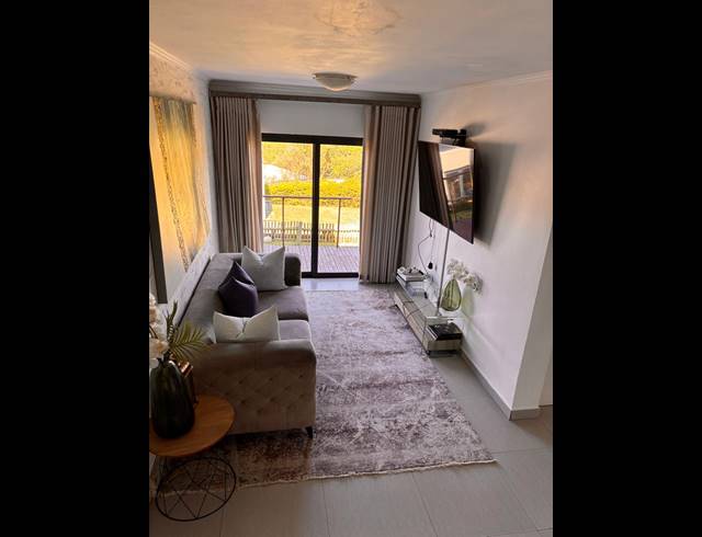 4 BEDROOM HOUSE FOR SALE IN PALM LAKES ESTATE